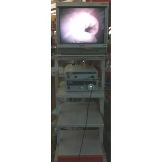 COLONNE STORZ COMPOSEE D'UNE CAMERA TELECAM STORZ ET D'UNE SOURCE DE LUMIERE XENON NOVA STORZ D'UN MONITEUR SONY 20"