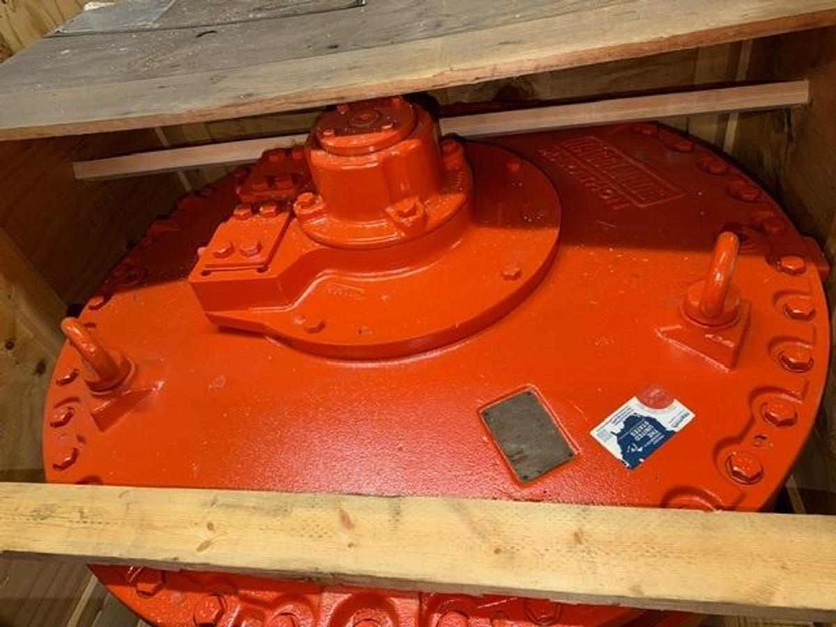 Refurbished Hagglunds MA 800 high‑torque, low‑speed radial piston hydraulic motor