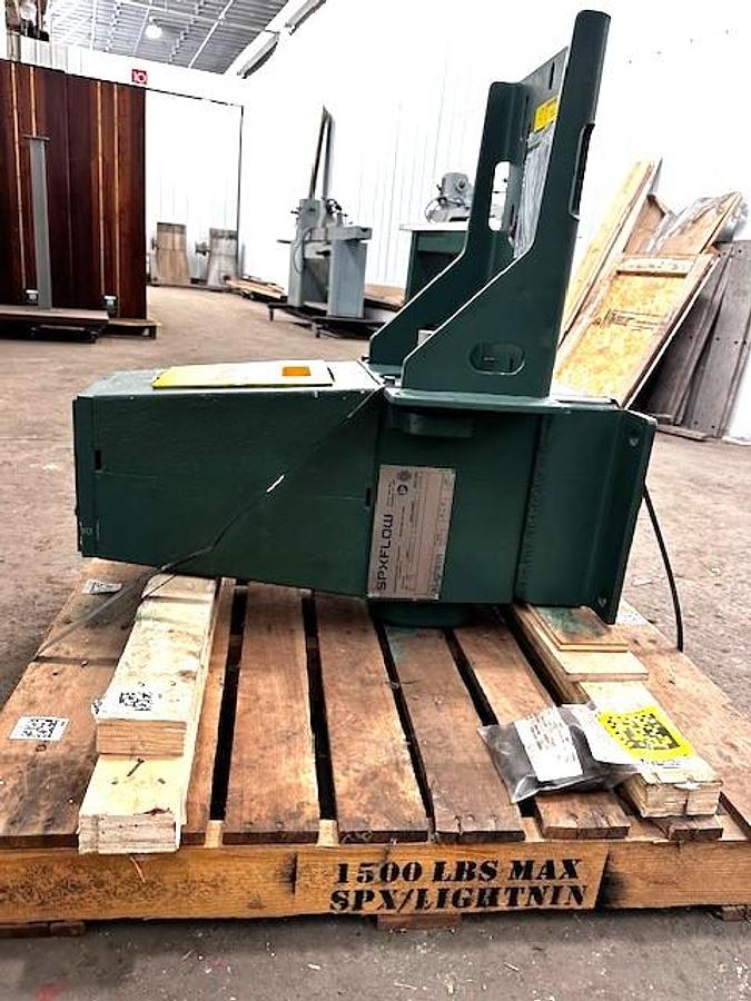 Lightnin Series 80 Model 81Q3 LHR Medium Torque Top Entry Mixer Ratio: 20.8