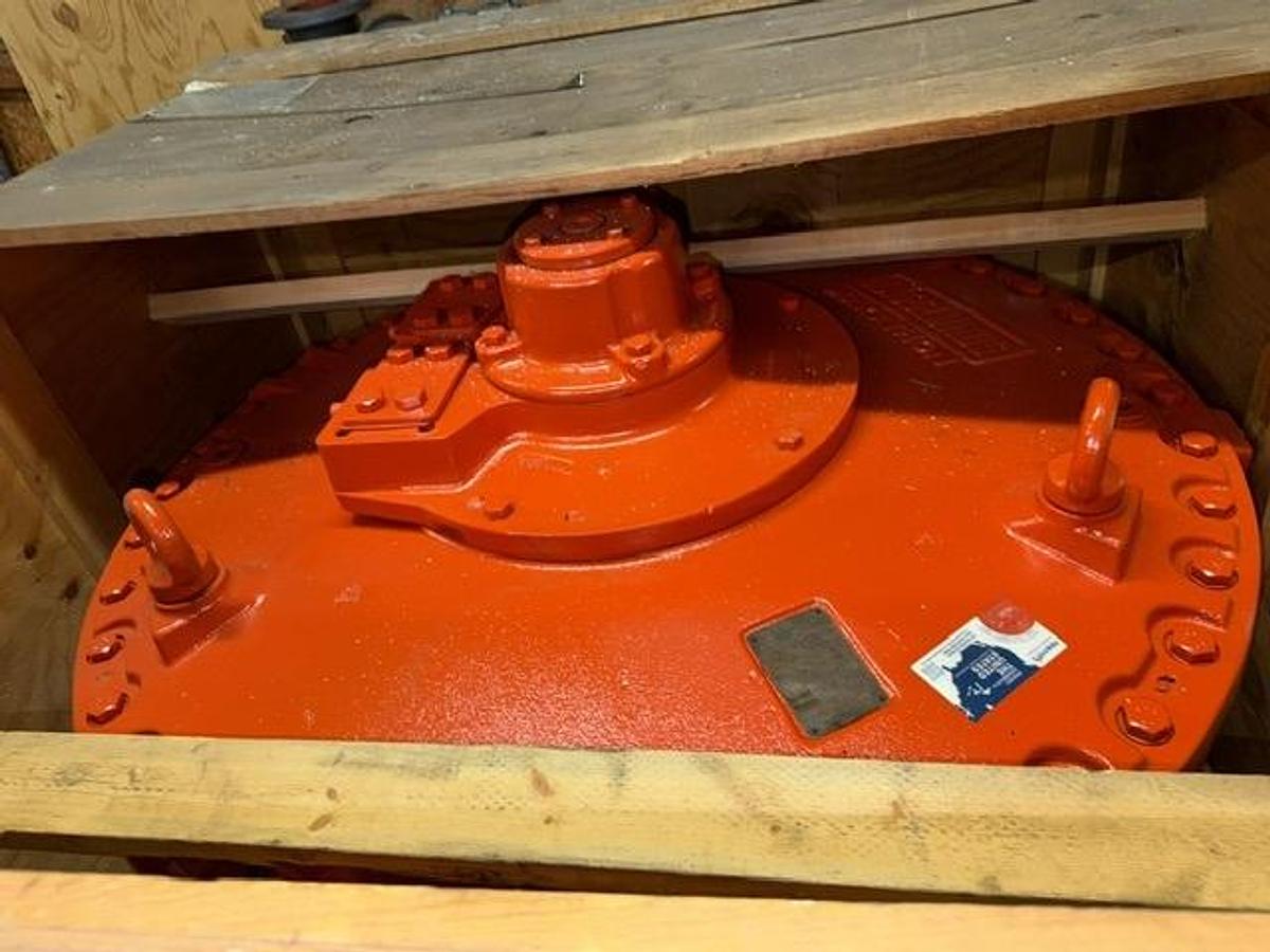 Refurbished Hagglunds MA 800 high‑torque, low‑speed radial piston hydraulic motor