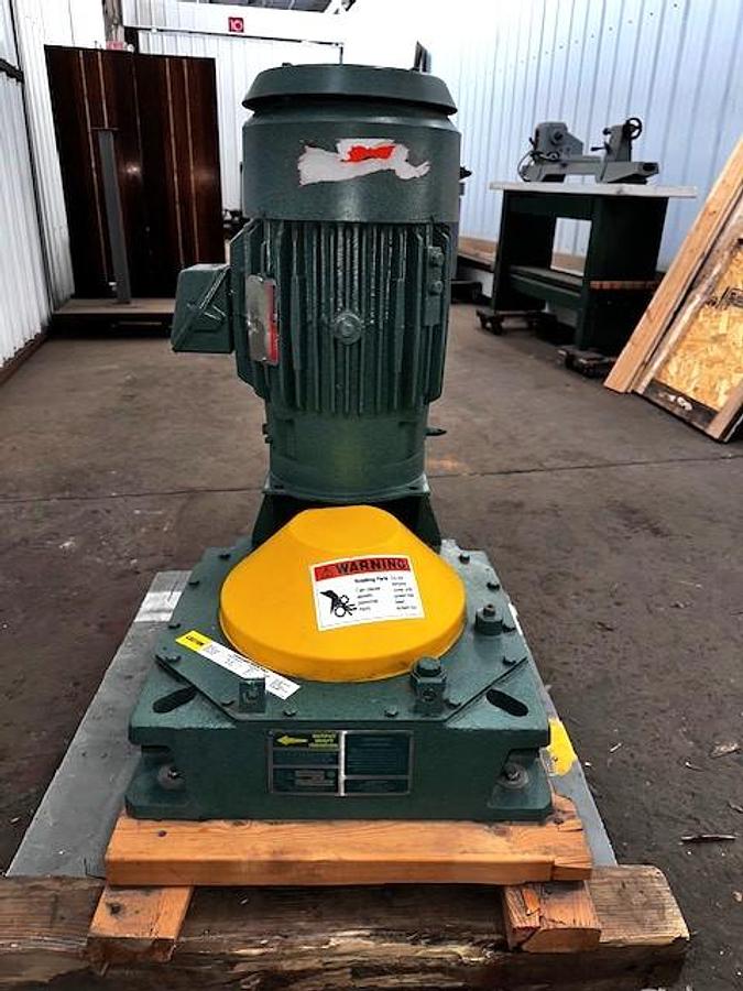 Lightnin Series 10 Model 15Q5 Top Mount Mixer Ratio 14.06