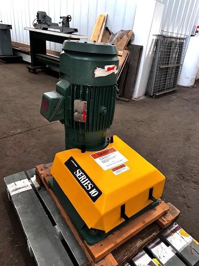 Lightnin Series 10 Model 15Q5 Top Mount Mixer Ratio 14.06