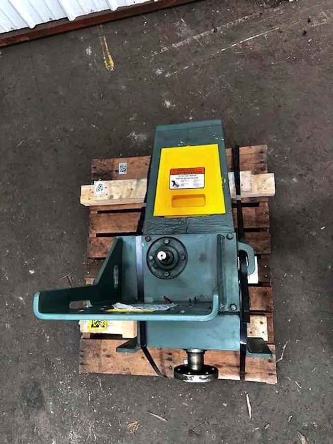 Lightnin Series 80 Model 81Q3 LHR Medium Torque Top Entry Mixer Ratio: 20.8