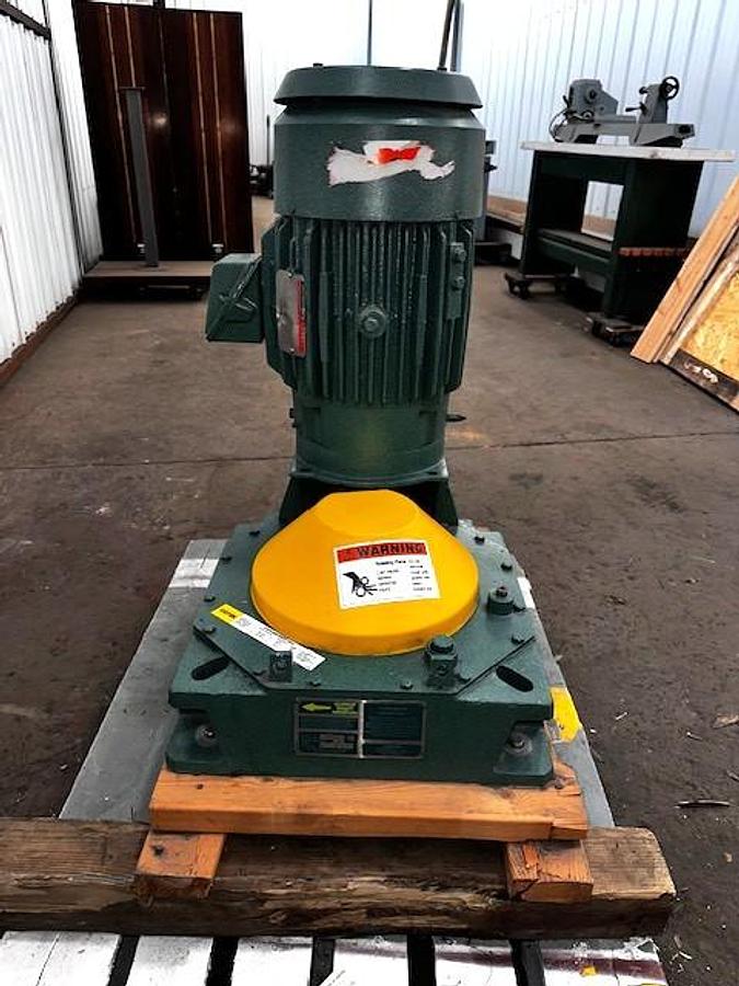 Lightnin Series 10 Model 15Q5 Top Mount Mixer Ratio 14.06