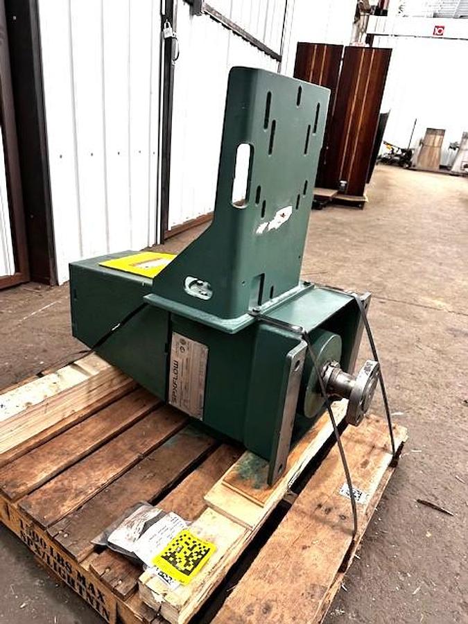 Lightnin Series 80 Model 81Q3 LHR Medium Torque Top Entry Mixer Ratio: 20.8