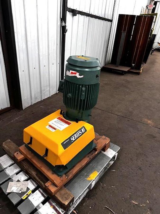 Lightnin Series 10 Model 15Q5 Top Mount Mixer Ratio 14.06