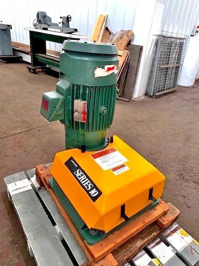 Lightnin Series 10 Model 15Q5 Top Mount Mixer Ratio 14.06