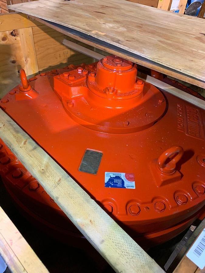Refurbished Hagglunds MA 800 high‑torque, low‑speed radial piston hydraulic motor