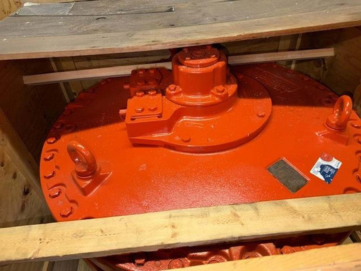 Refurbished Hagglunds MA 800 high‑torque, low‑speed radial piston hydraulic motor