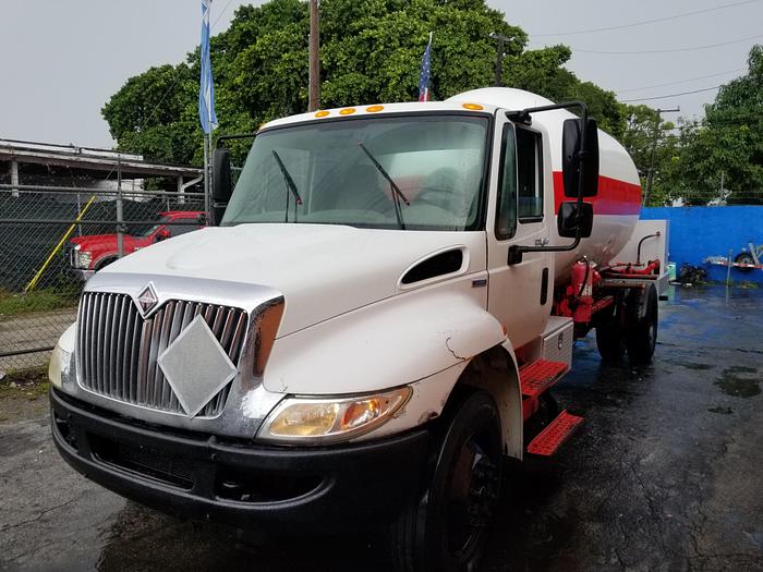 2009 INTERNATIONAL 4400 LPG TANK TRUCK