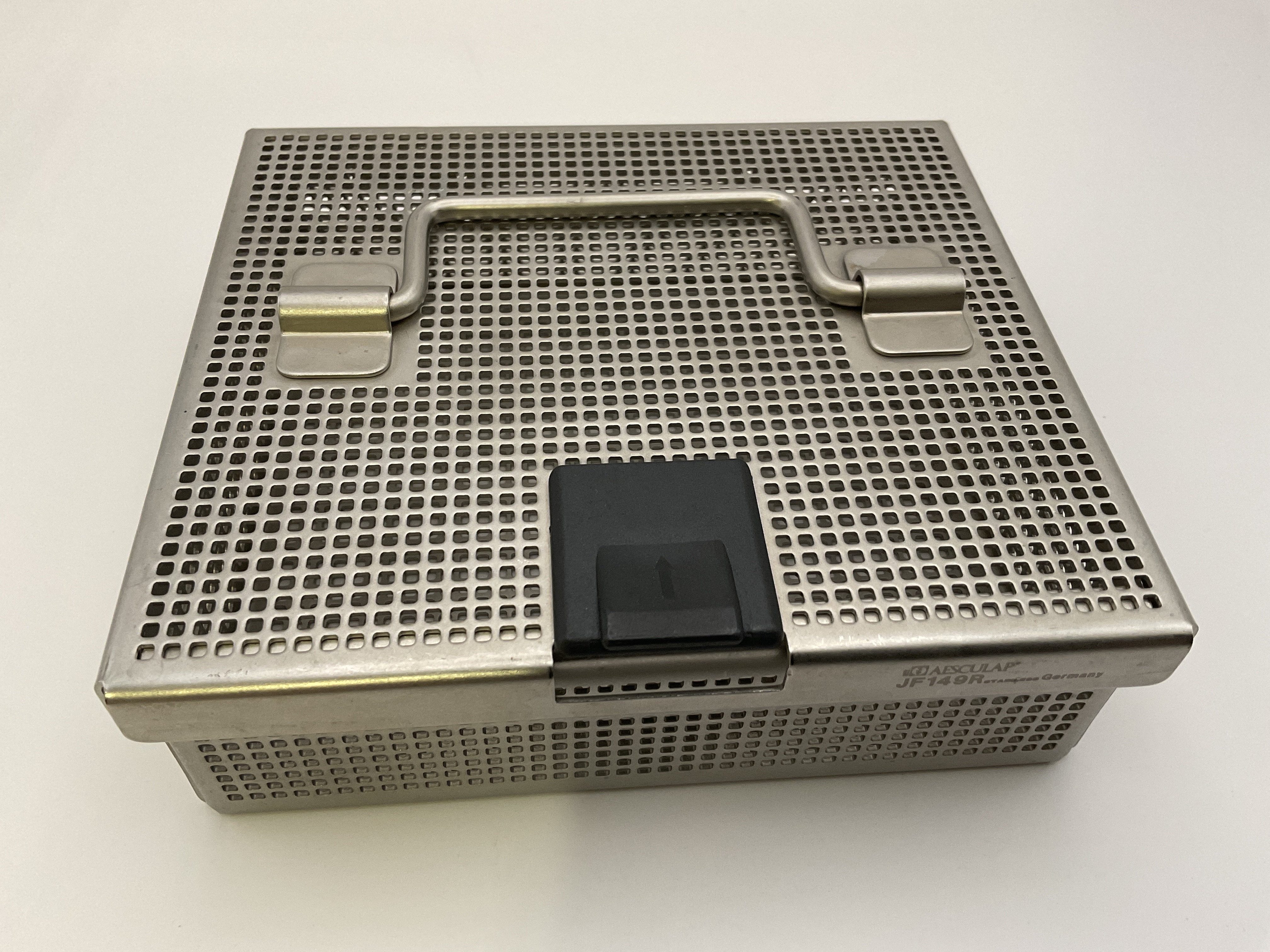 Used Aesculap 135 x 120 x 40mm