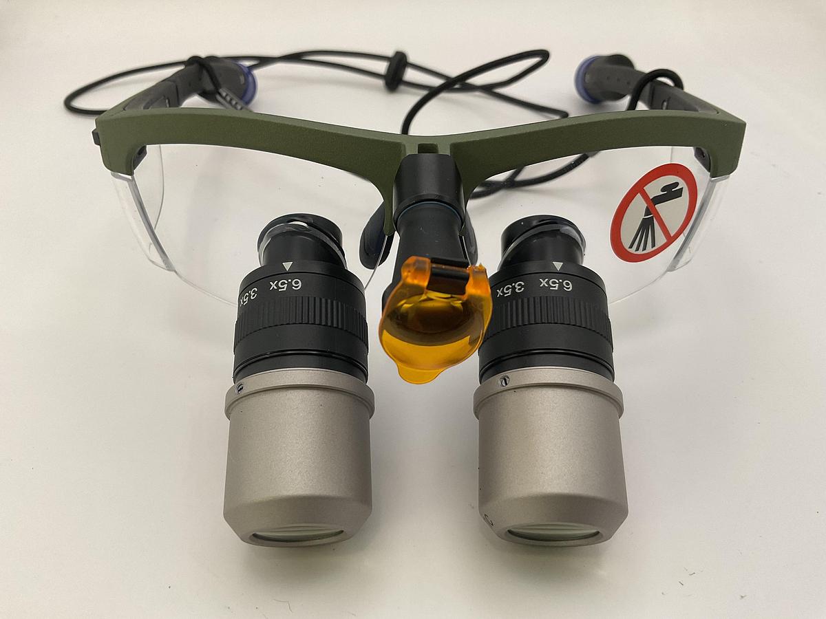 Used Orascoptic Dragonfly Pro Olive Eye Zoom Max in case