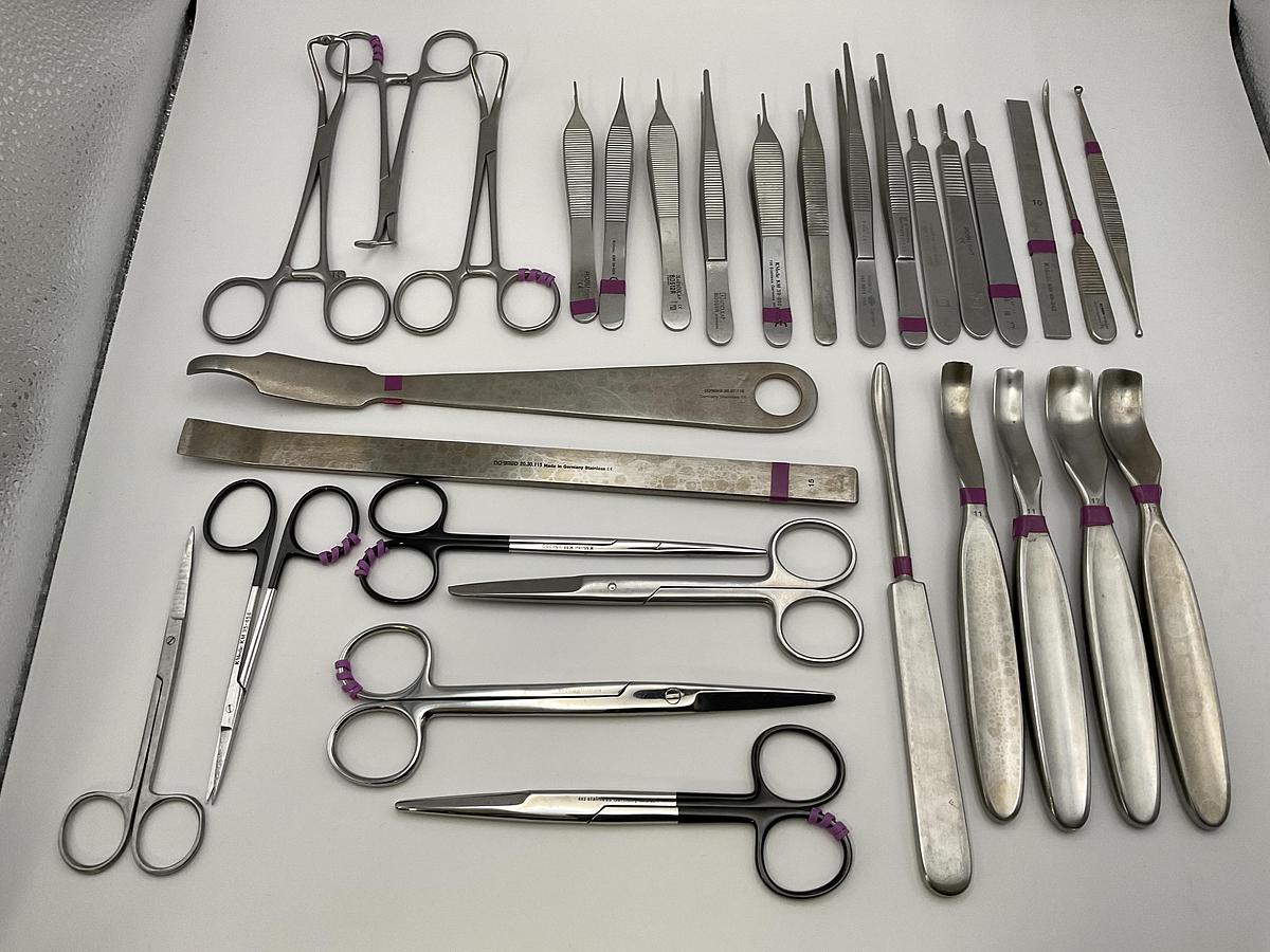Used Orthopaedic Instrument set
