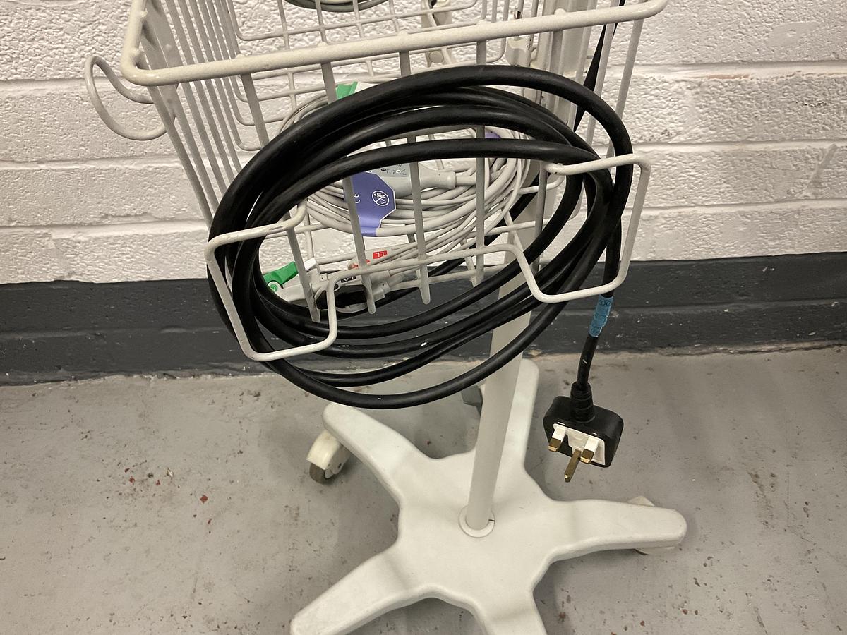 Used GE Dash 4000 on stand