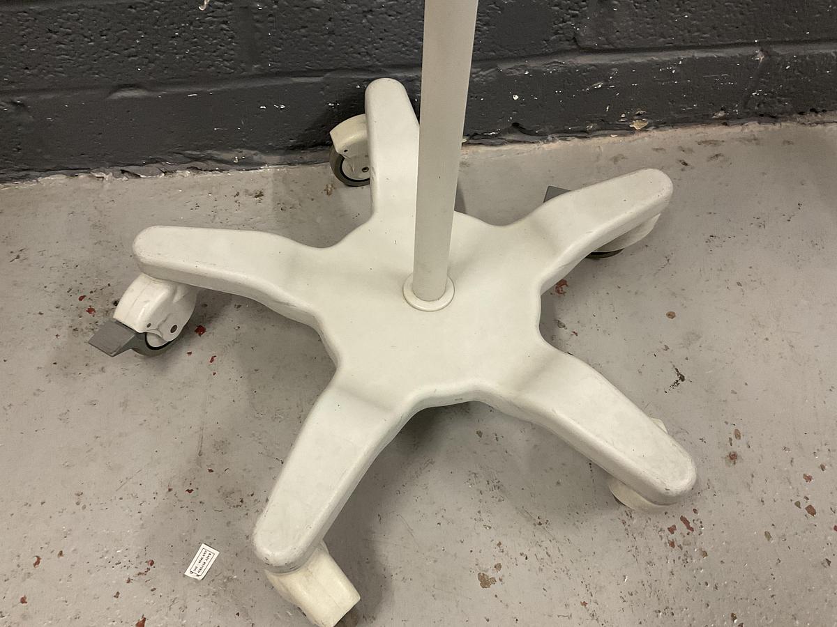 Used GE Dash 4000 on stand