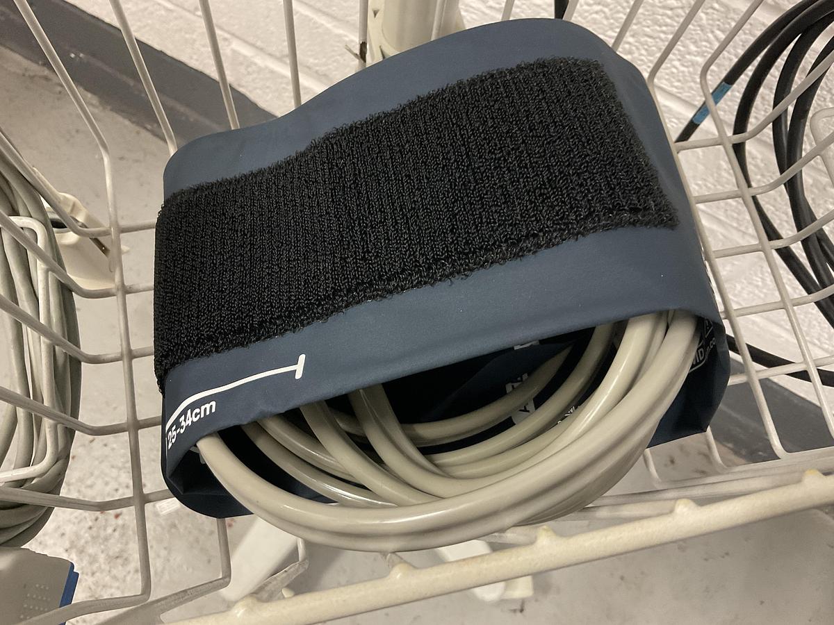 Used GE Dash 4000 on stand