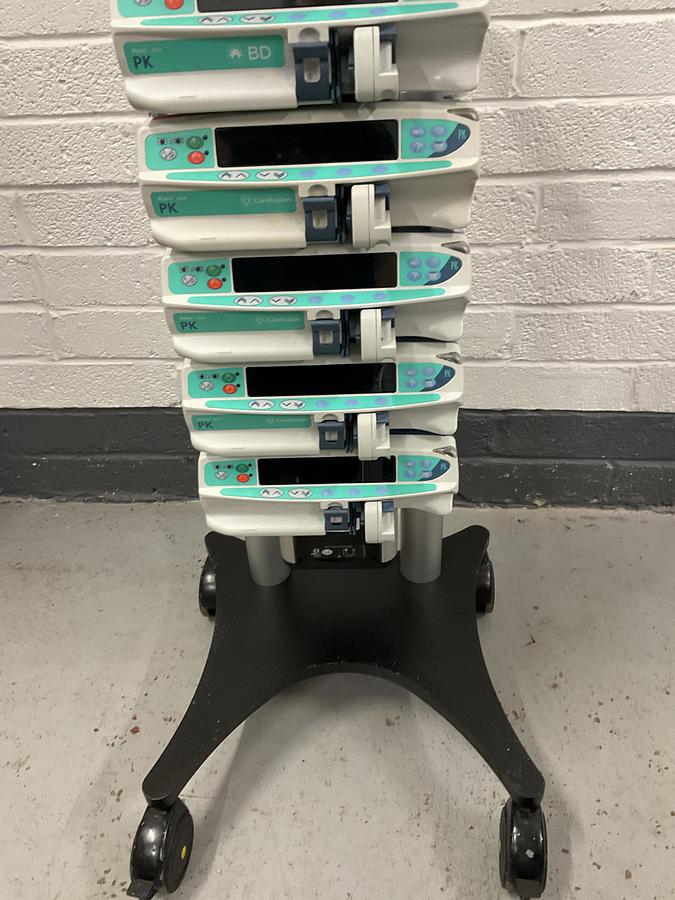 Used Alaris Gateway Workstation on wheels