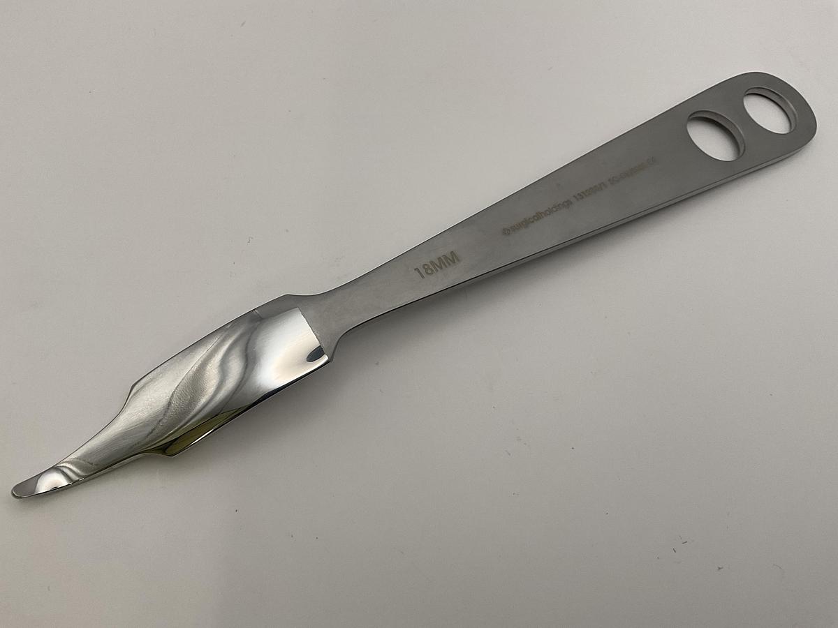 Surgical holdings Hohmann-Muller 18mm blade tip