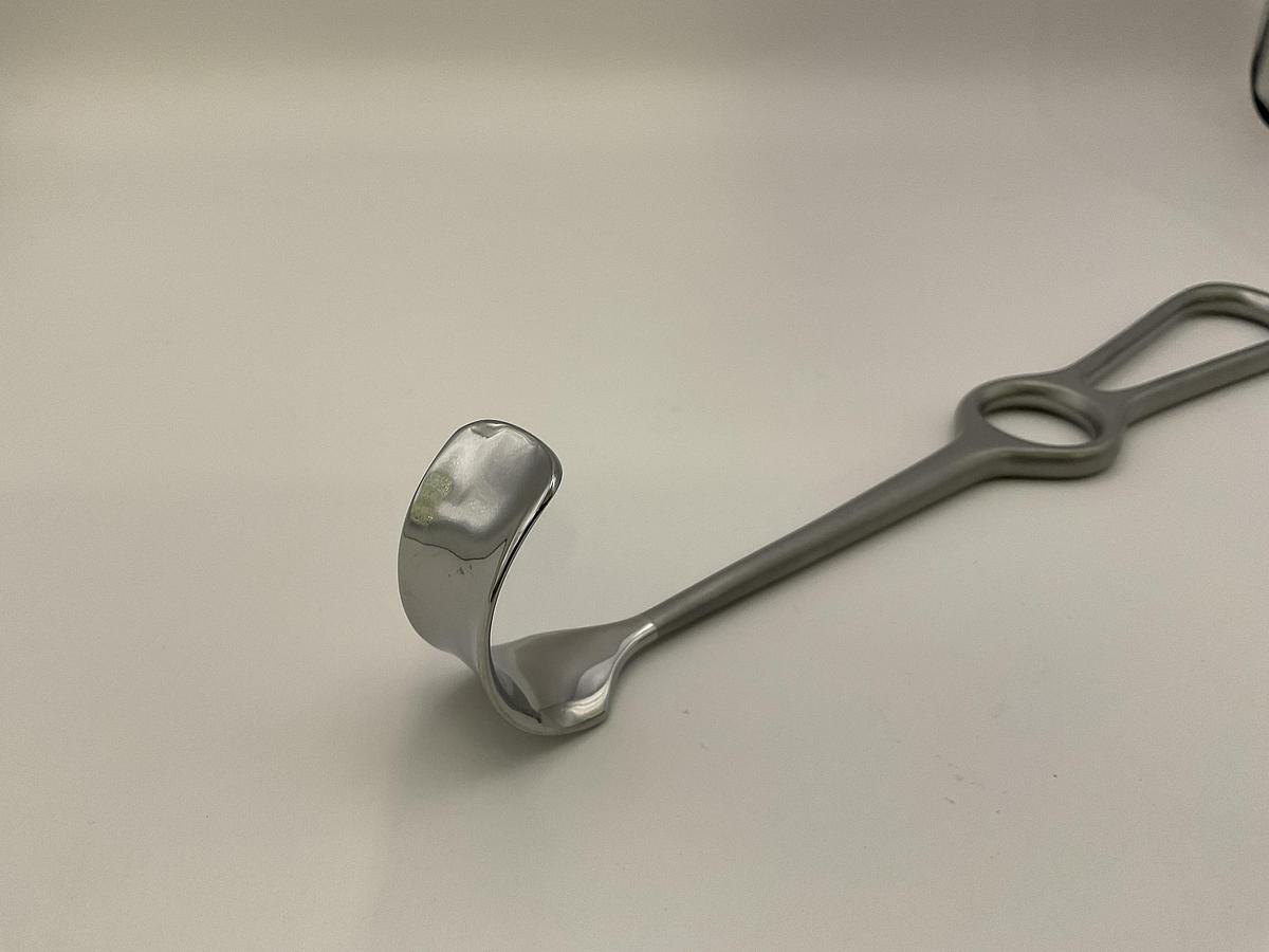 Surgical holdings Kocher Langenbeck 230mm