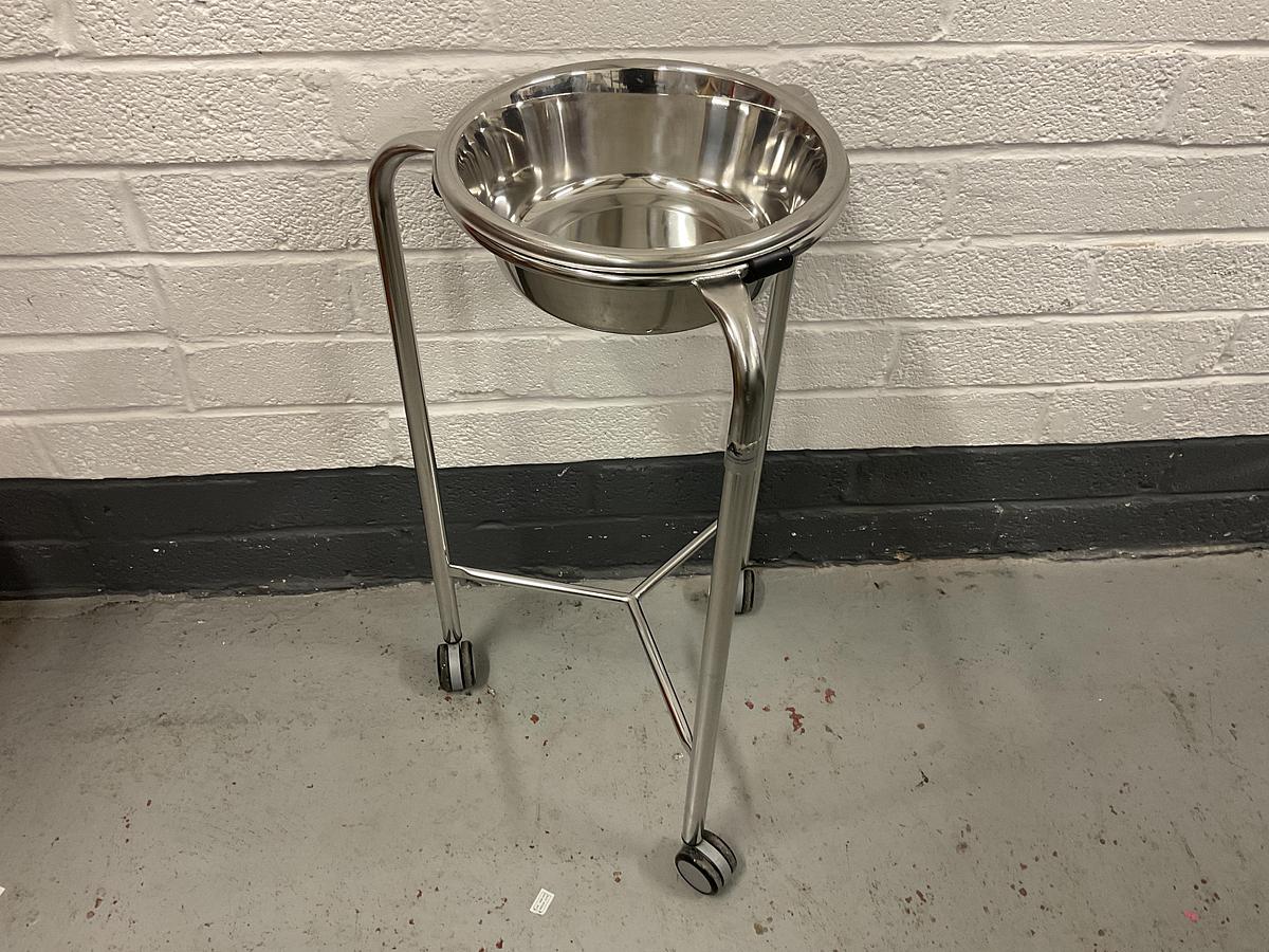 Used Anetic Aid Bowl Stand