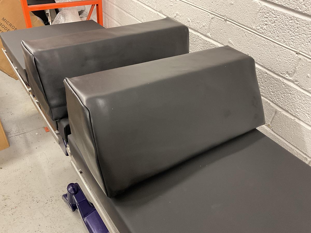 Used Unknown Support Cushion Set of 2