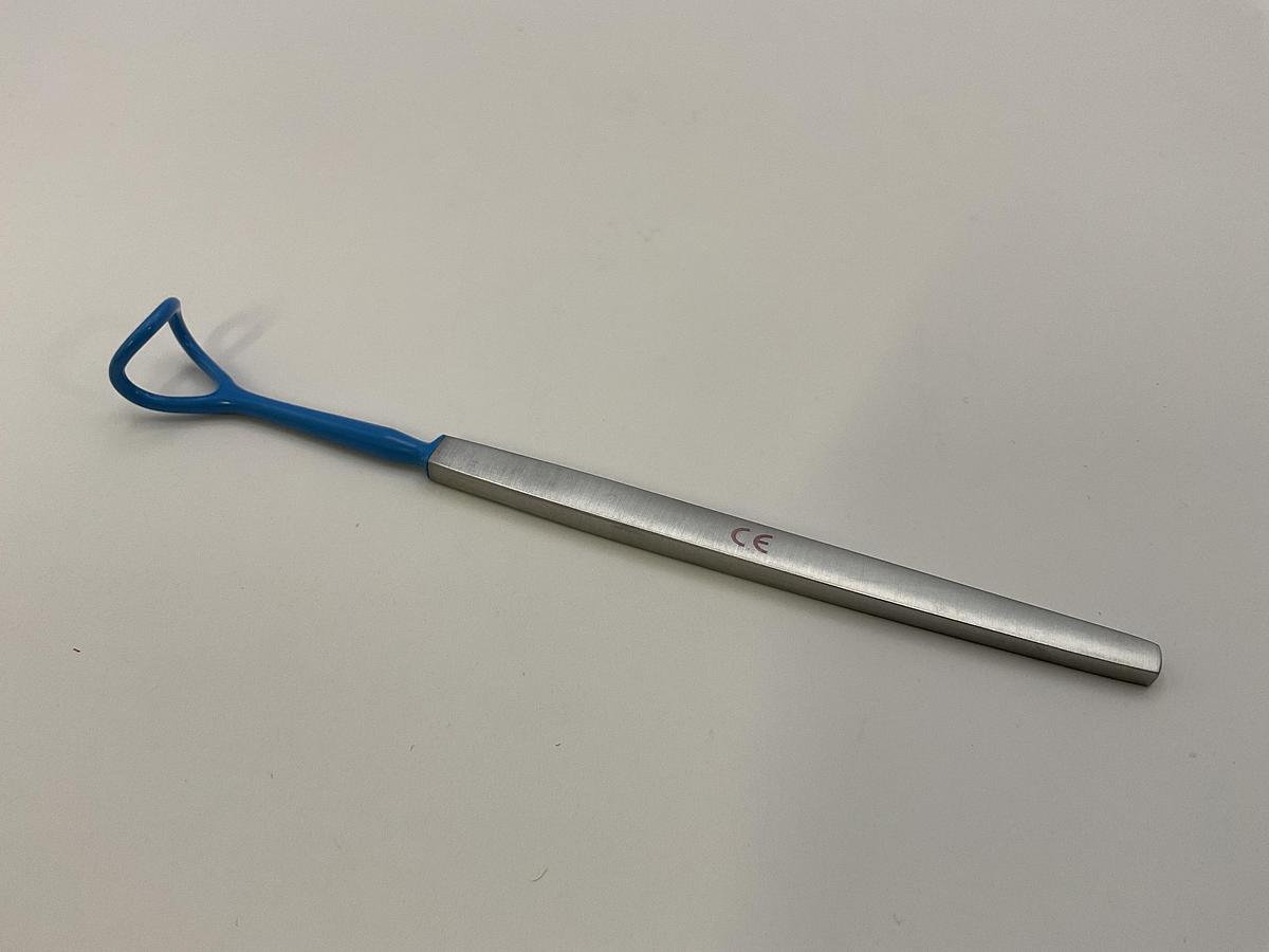 GB Medical Desmarres Fenestrated 130mm Insulated Retractor