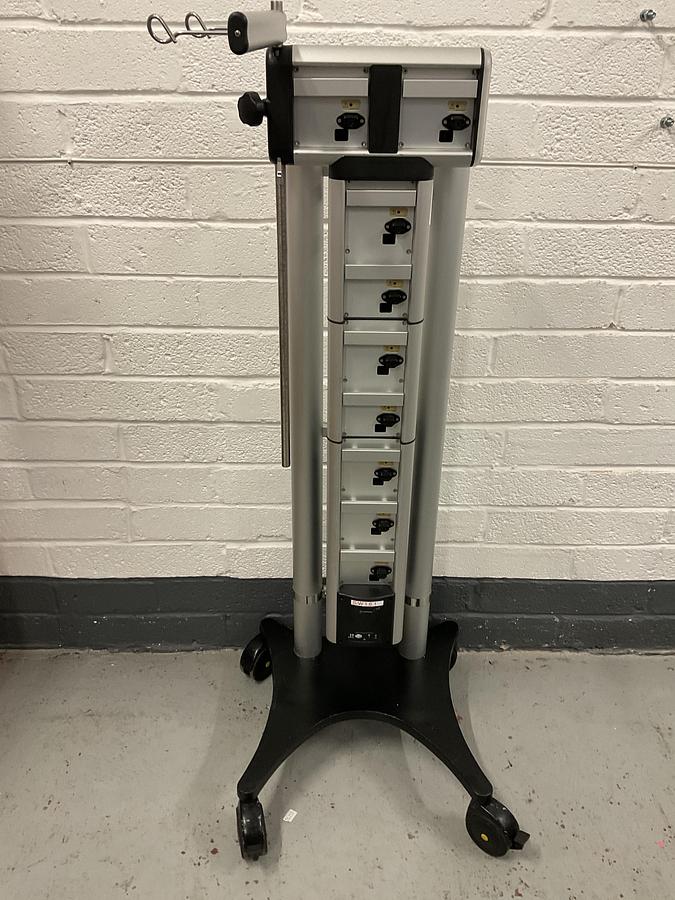 Used Alaris Gateway Workstation on wheels