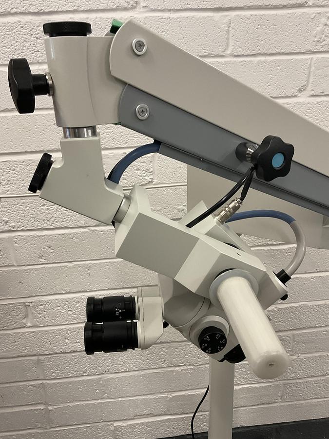Used Eickemeyer 328140 Operating Microscope with Motor Zoom