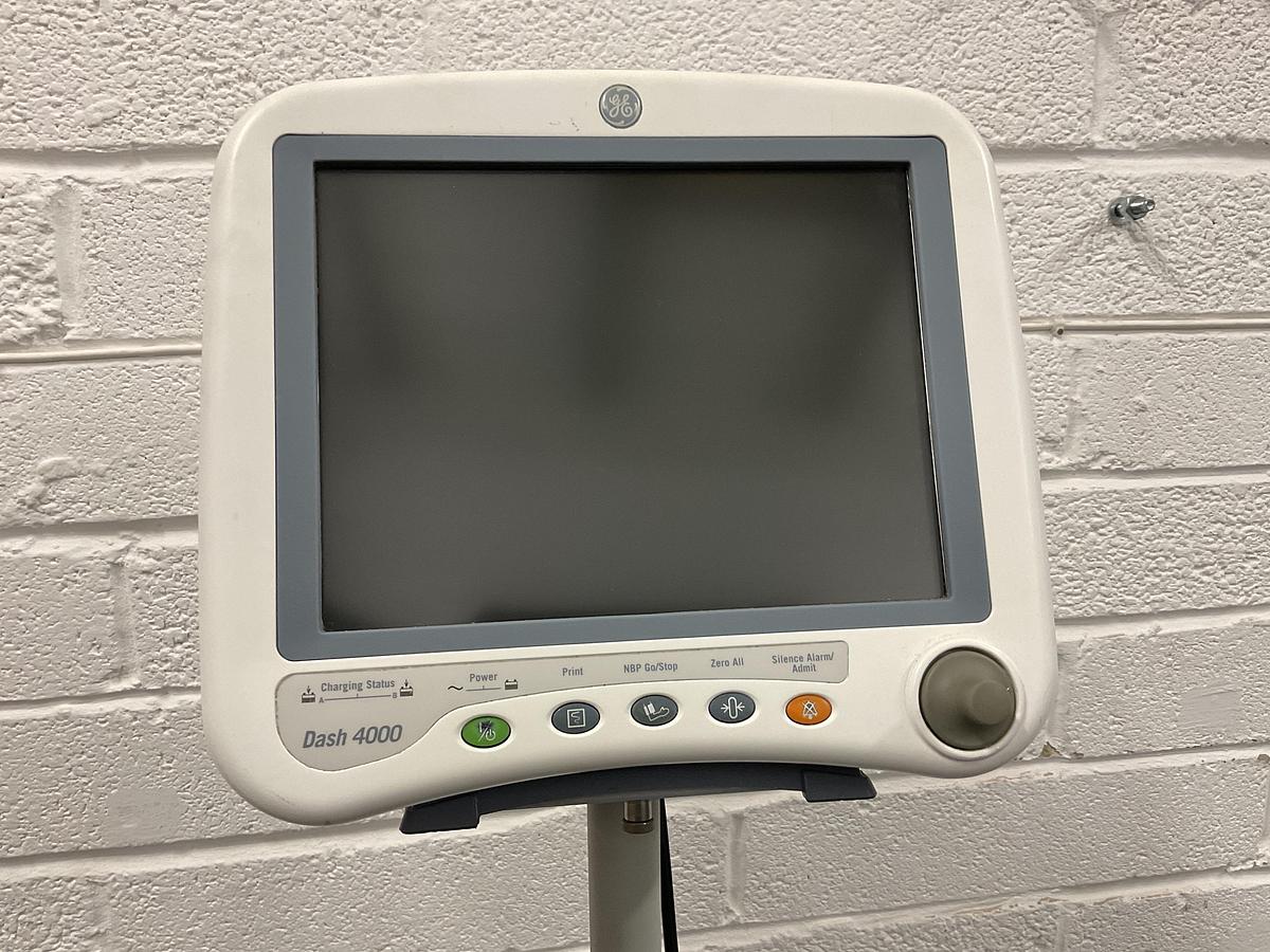 Used GE Dash 4000 on stand