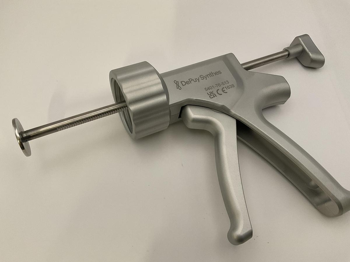 2024 Depuy Synthes 5401-76-513 SmartMix Syringe Gun