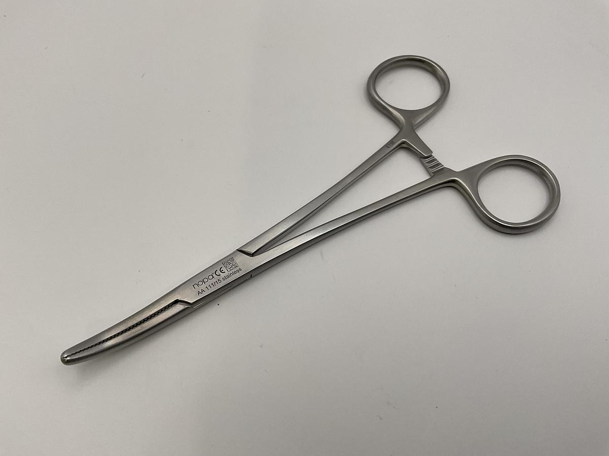 Spencer Wells Forcep Curved 150mm