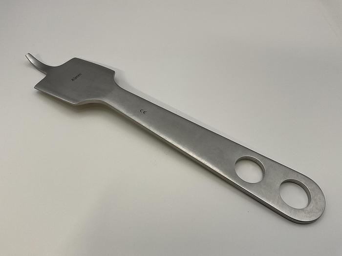 GB Medical Hohmann 43mm blade