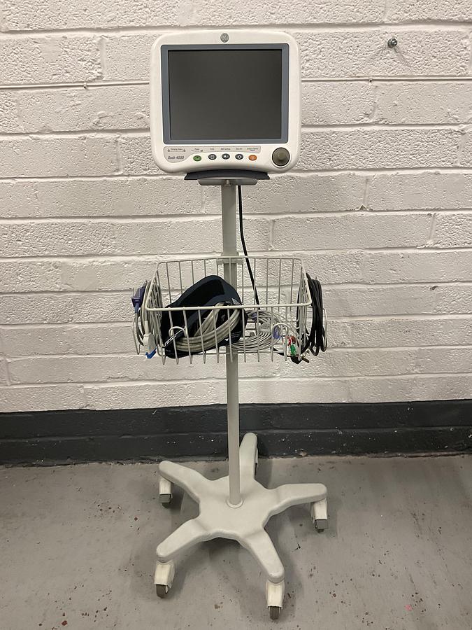 Used GE Dash 4000 on stand