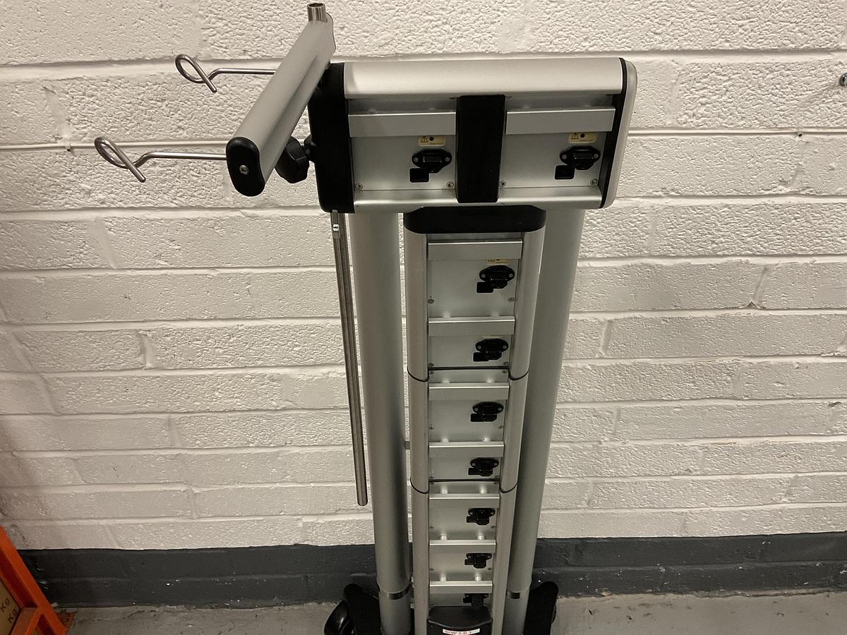 Used Alaris Gateway Workstation on wheels