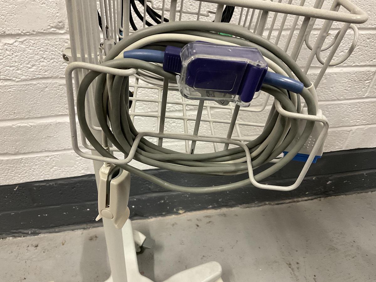 Used GE Dash 4000 on stand