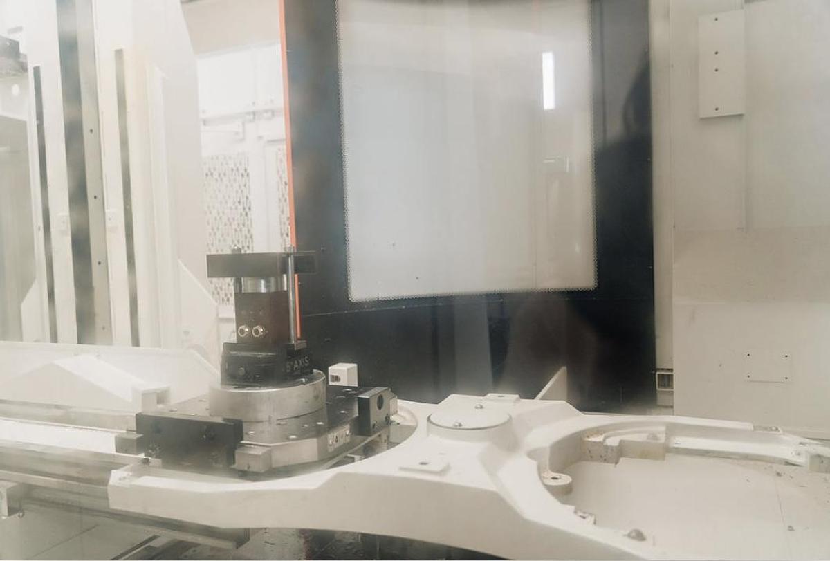 Used 2023 MAZAK VARIAXIS 5 AXIS CNC W/ 2024 12 PALLET SYSTEM