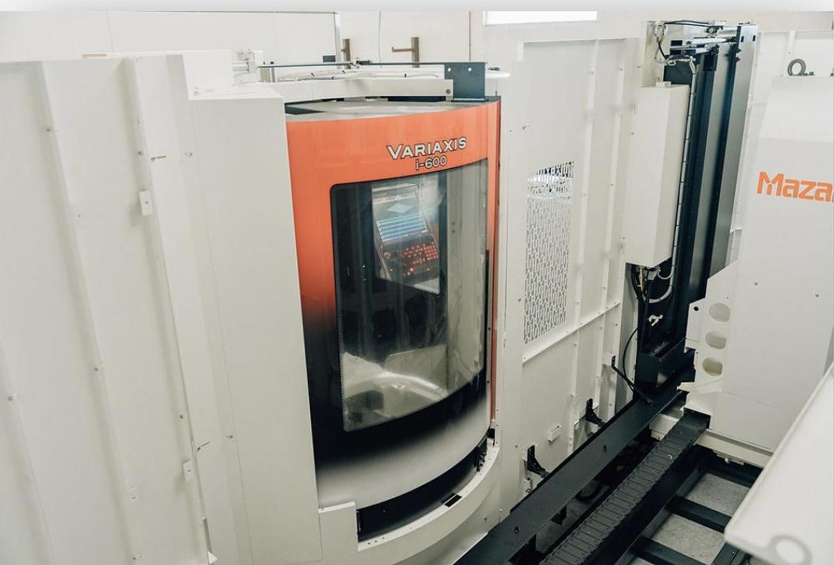 Used 2023 MAZAK VARIAXIS 5 AXIS CNC W/ 2024 12 PALLET SYSTEM