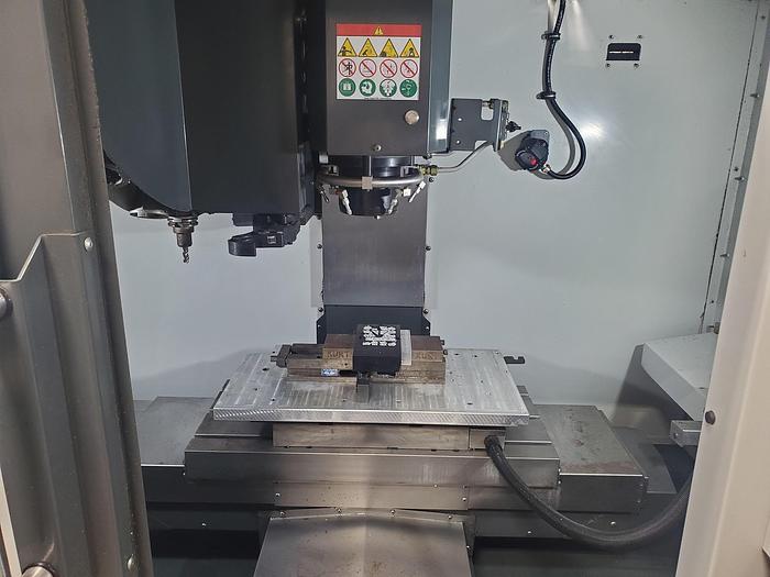 Used 2019 Haas DM-2 VMC with Midaco Pallet Changer