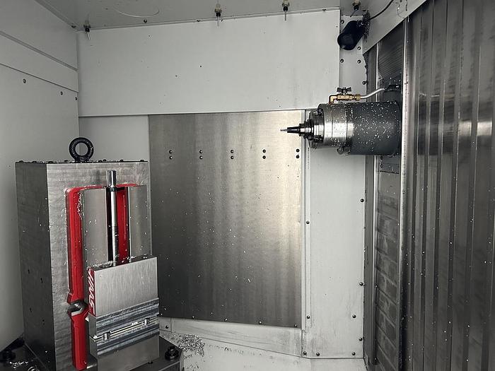 Used 2023 Haas EC-400 HMC