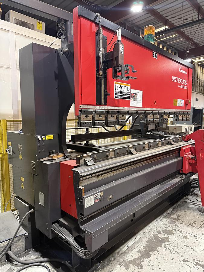 Used 2000 Amada Mdl. Astro -100 FBDIII-1253MH CNC Robotic Press Brake, s/n 12530509, 125 Ton,  118.1” Table Length, Max Bending Length 122”, Distance Between Uprights 106.3”, Length Stroke 5.91”