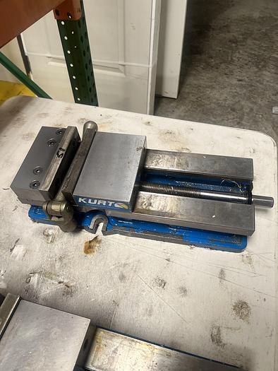 Used (3) Kurt 6" Machine Vises