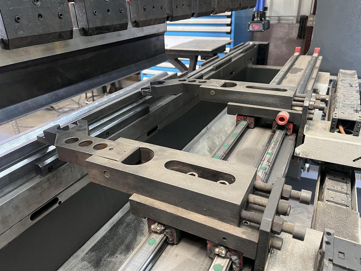 Used 2019 Accurl Euro Pro B30250 Hydraulic CNC Press Brake