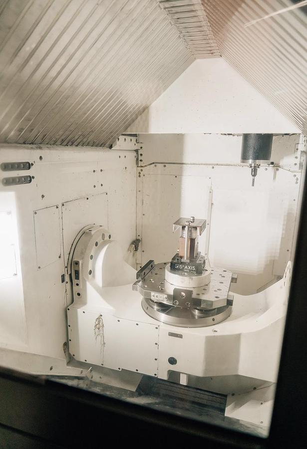 Used 2023 MAZAK VARIAXIS 5 AXIS CNC W/ 2024 12 PALLET SYSTEM