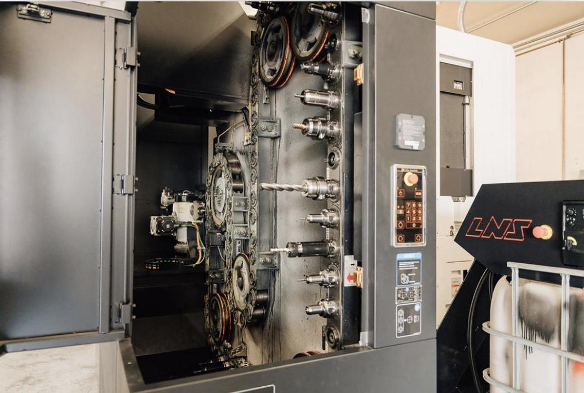 Used 2023 MAZAK VARIAXIS 5 AXIS CNC W/ 2024 12 PALLET SYSTEM