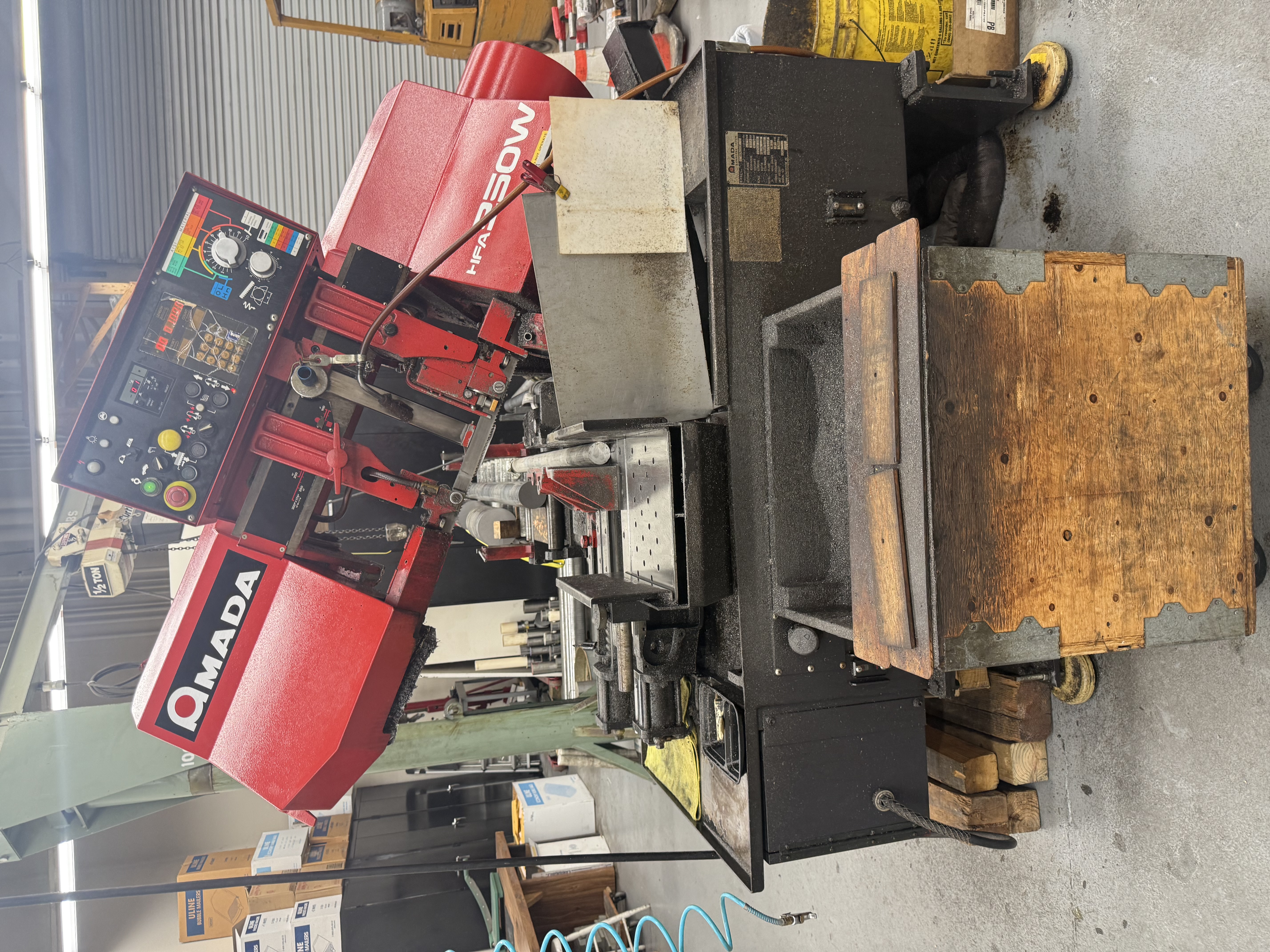 Used 1994 Amada Mdl HFA 250W Automatic Band Saw