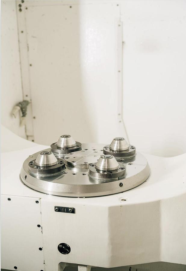 Used 2023 MAZAK VARIAXIS 5 AXIS CNC W/ 2024 12 PALLET SYSTEM