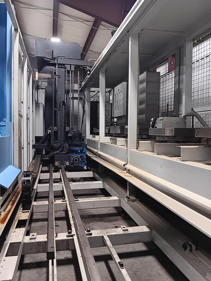 Used 2018 Doosan NHP4000 CNC 4-Axis Horizontal Machining Center with LPS4000 12-Pallet Pool and 275 Position Tool Changer