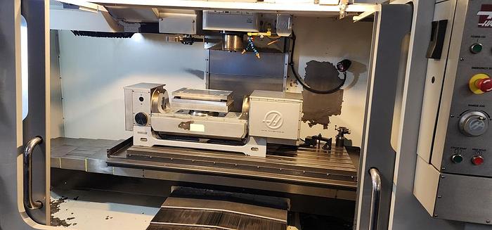 Used 2009 Haas VF-5XT 40 Taper VMC