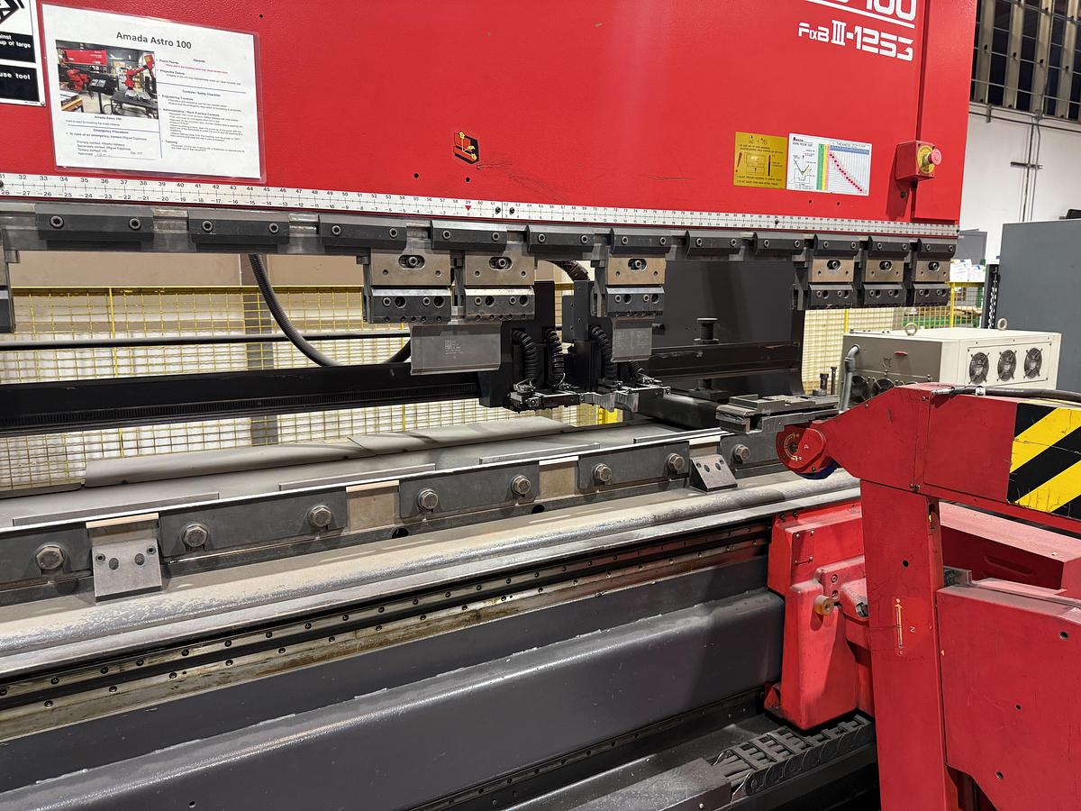 Used 2000 Amada Mdl. Astro -100 FBDIII-1253MH CNC Robotic Press Brake, s/n 12530509, 125 Ton,  118.1” Table Length, Max Bending Length 122”, Distance Between Uprights 106.3”, Length Stroke 5.91”