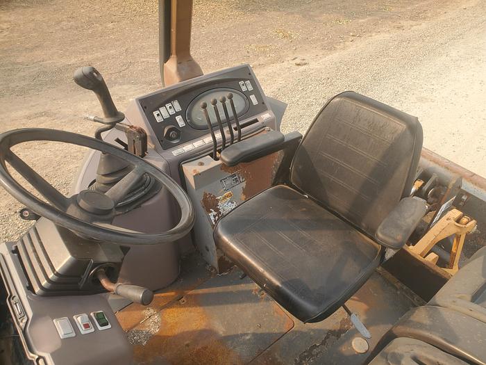 Used 2004 CASE 570M XT